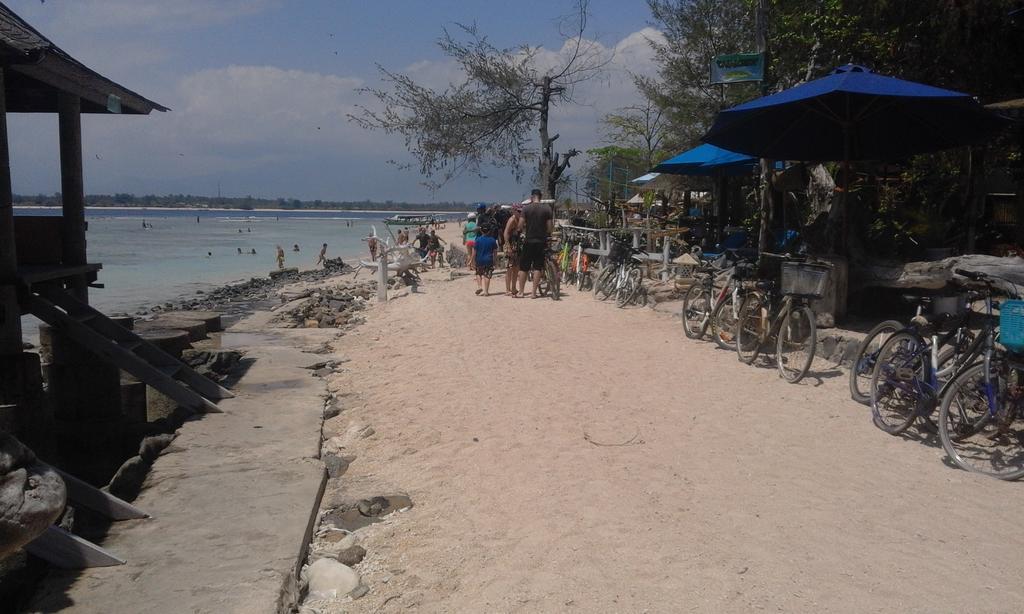 Coral Beach Pizza Cottages Gili Trawangan Exteriér fotografie