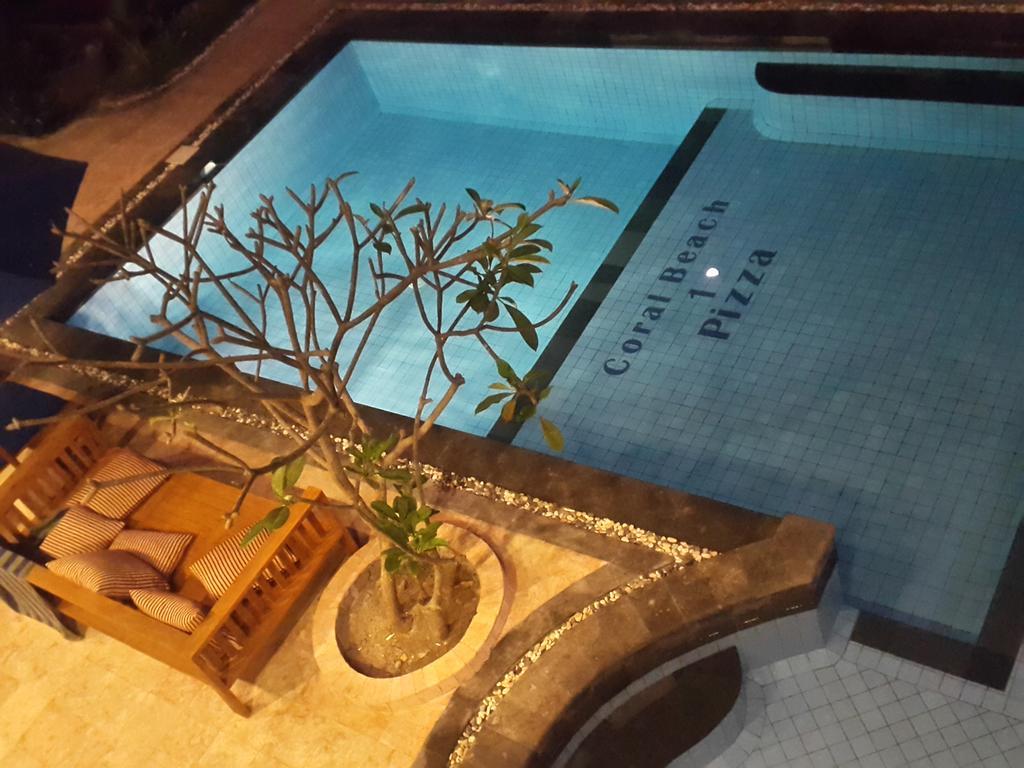 Coral Beach Pizza Cottages Gili Trawangan Exteriér fotografie