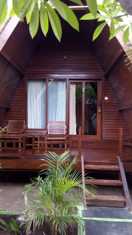 Coral Beach Pizza Cottages Gili Trawangan Exteriér fotografie