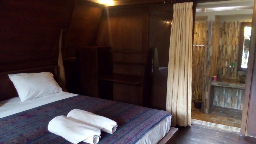 Coral Beach Pizza Cottages Gili Trawangan Exteriér fotografie