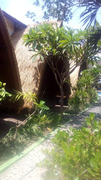 Coral Beach Pizza Cottages Gili Trawangan Exteriér fotografie