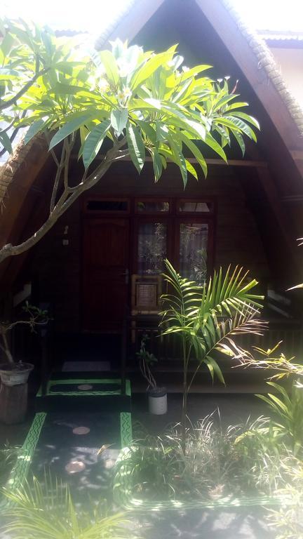 Coral Beach Pizza Cottages Gili Trawangan Exteriér fotografie