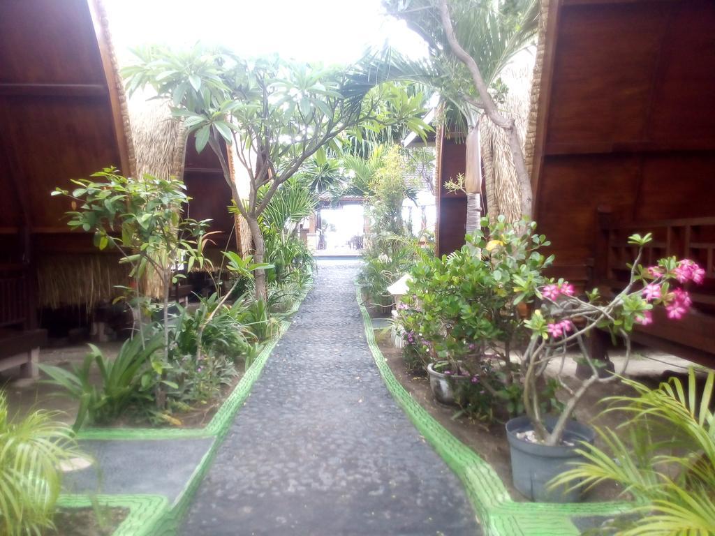 Coral Beach Pizza Cottages Gili Trawangan Exteriér fotografie