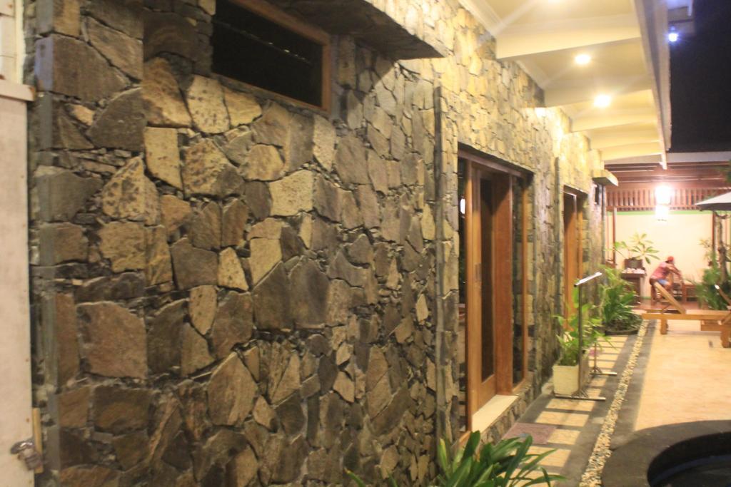 Coral Beach Pizza Cottages Gili Trawangan Exteriér fotografie