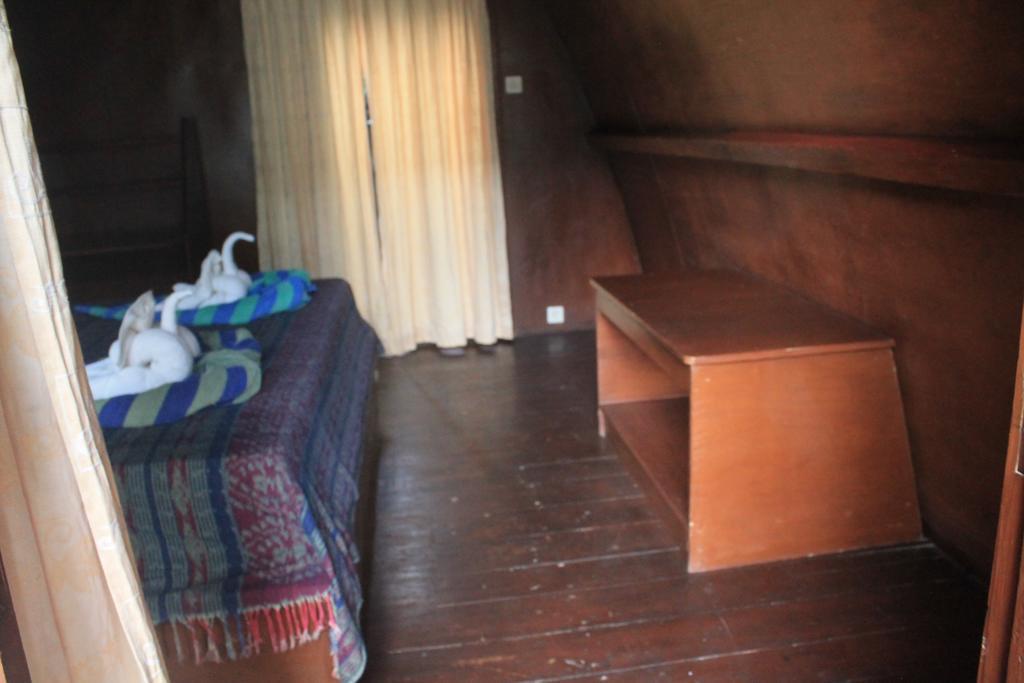 Coral Beach Pizza Cottages Gili Trawangan Exteriér fotografie