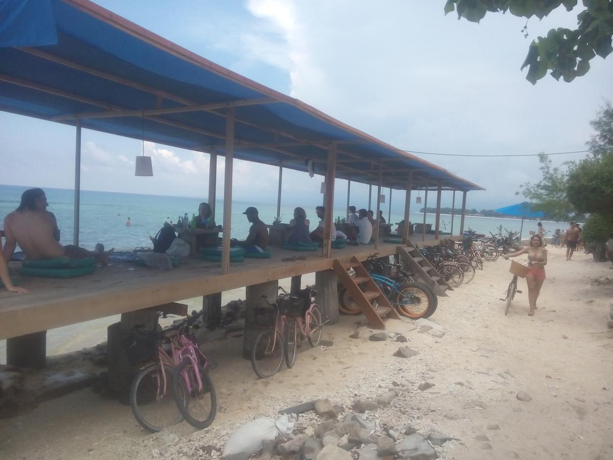 Coral Beach Pizza Cottages Gili Trawangan Exteriér fotografie